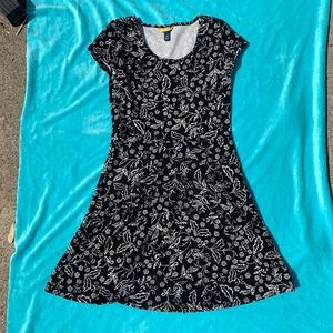 Women’s black and white dress